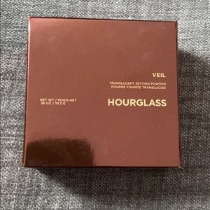 Hourglass Veil Translucent Setting Powder